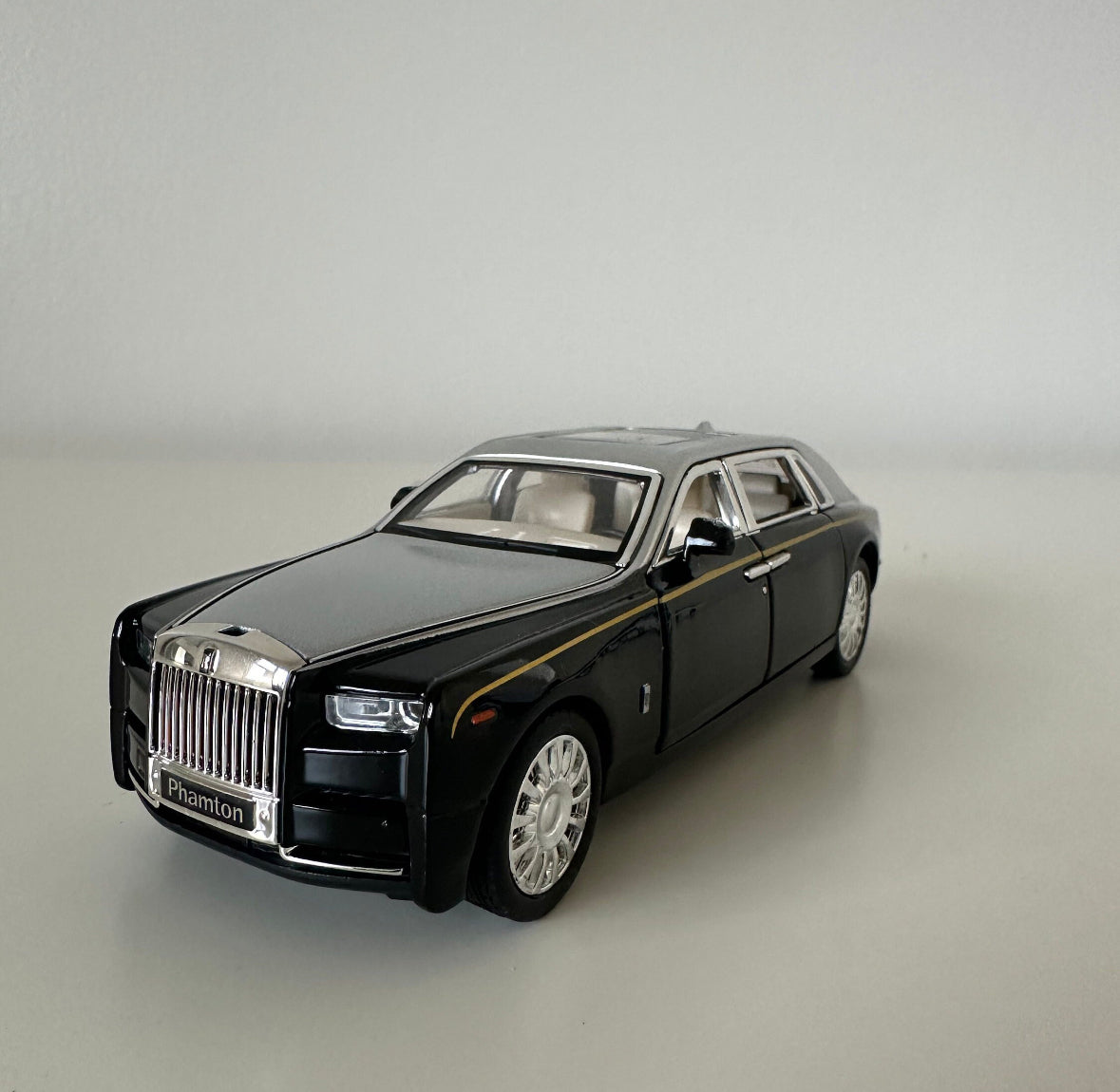 Rolls Royce Phantom 1:32 Alloy Model Car
