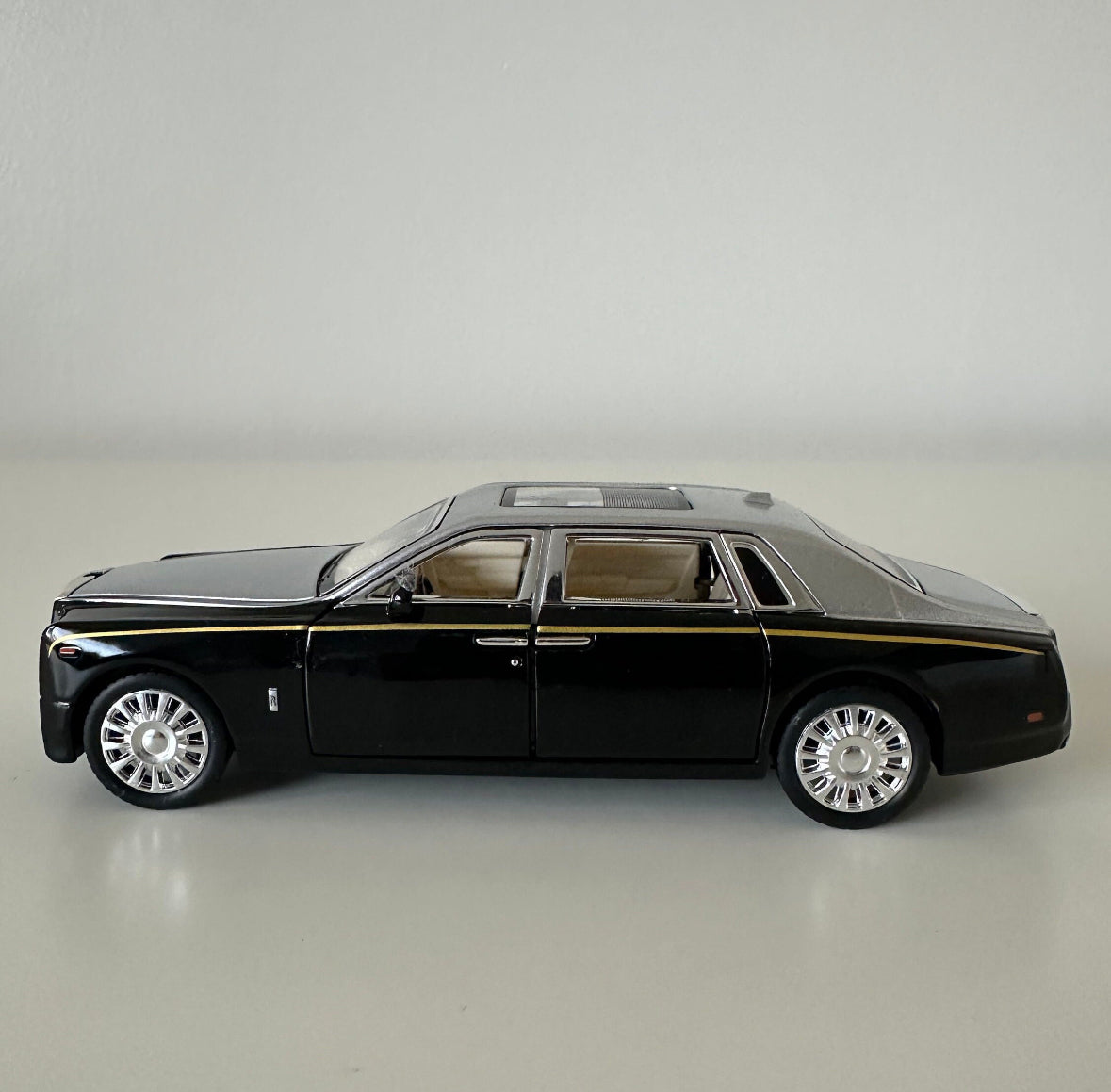 Rolls Royce Phantom 1:32 Alloy Model Car