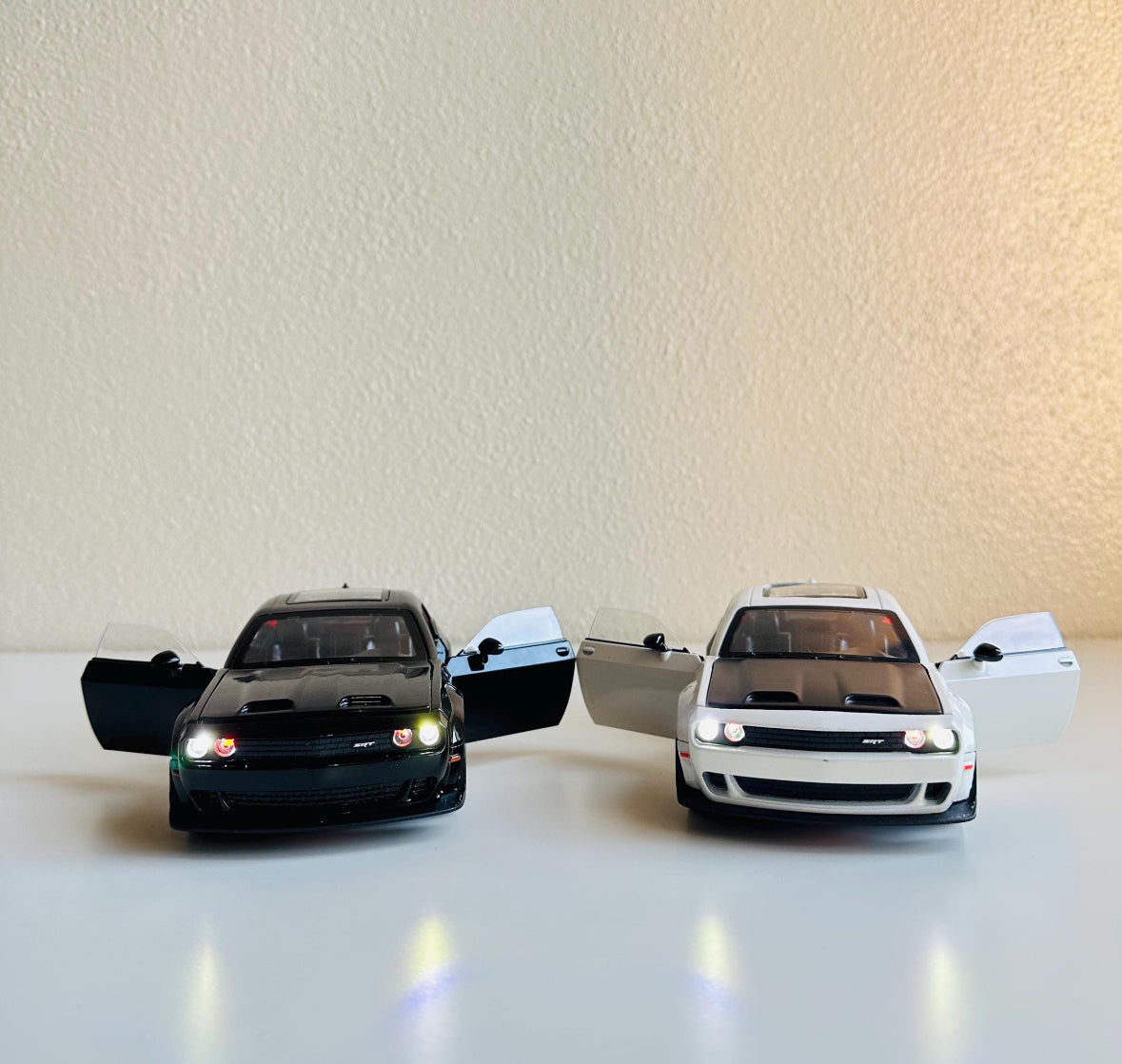 Dodge Challenger (Style 2) 1:24 Alloy Model Car