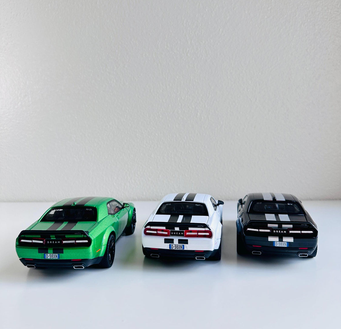 Dodge Challenger SRT 1:24 Alloy Model Car