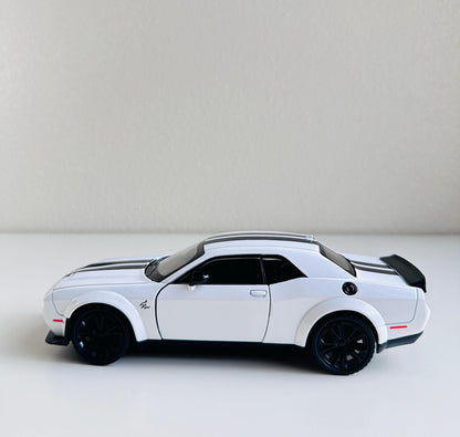Dodge Challenger SRT 1:24 Alloy Model Car