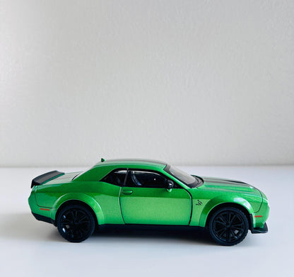 Dodge Challenger SRT 1:24 Alloy Model Car
