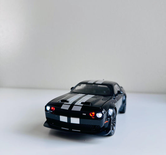 Dodge Challenger SRT 1:24 Alloy Model Car