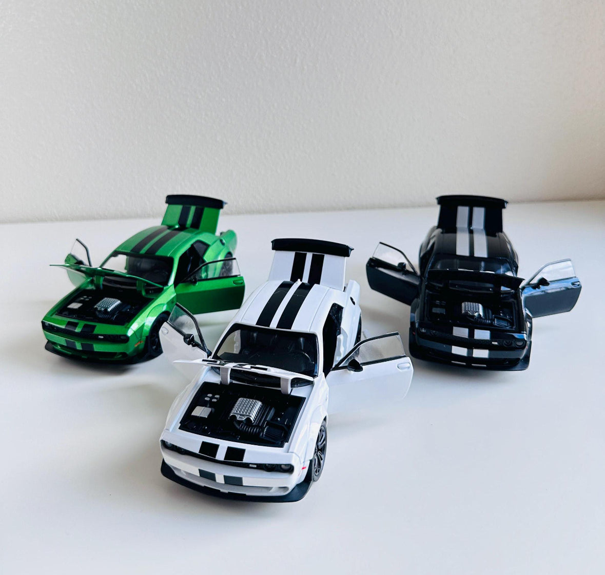 Dodge Challenger SRT 1:24 Alloy Model Car