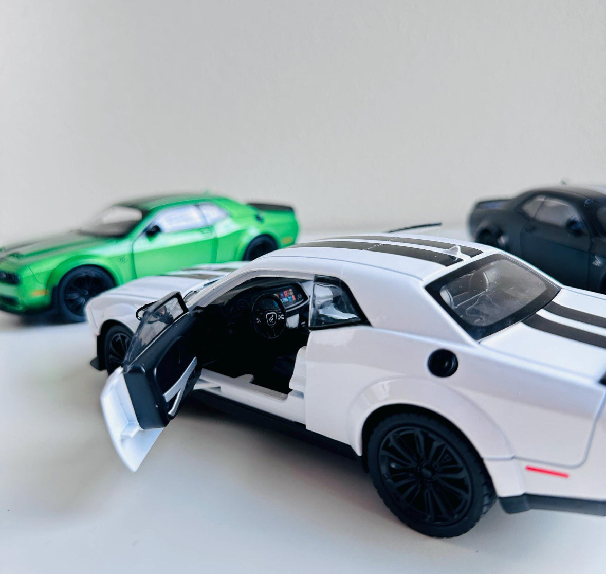 Dodge Challenger SRT 1:24 Alloy Model Car