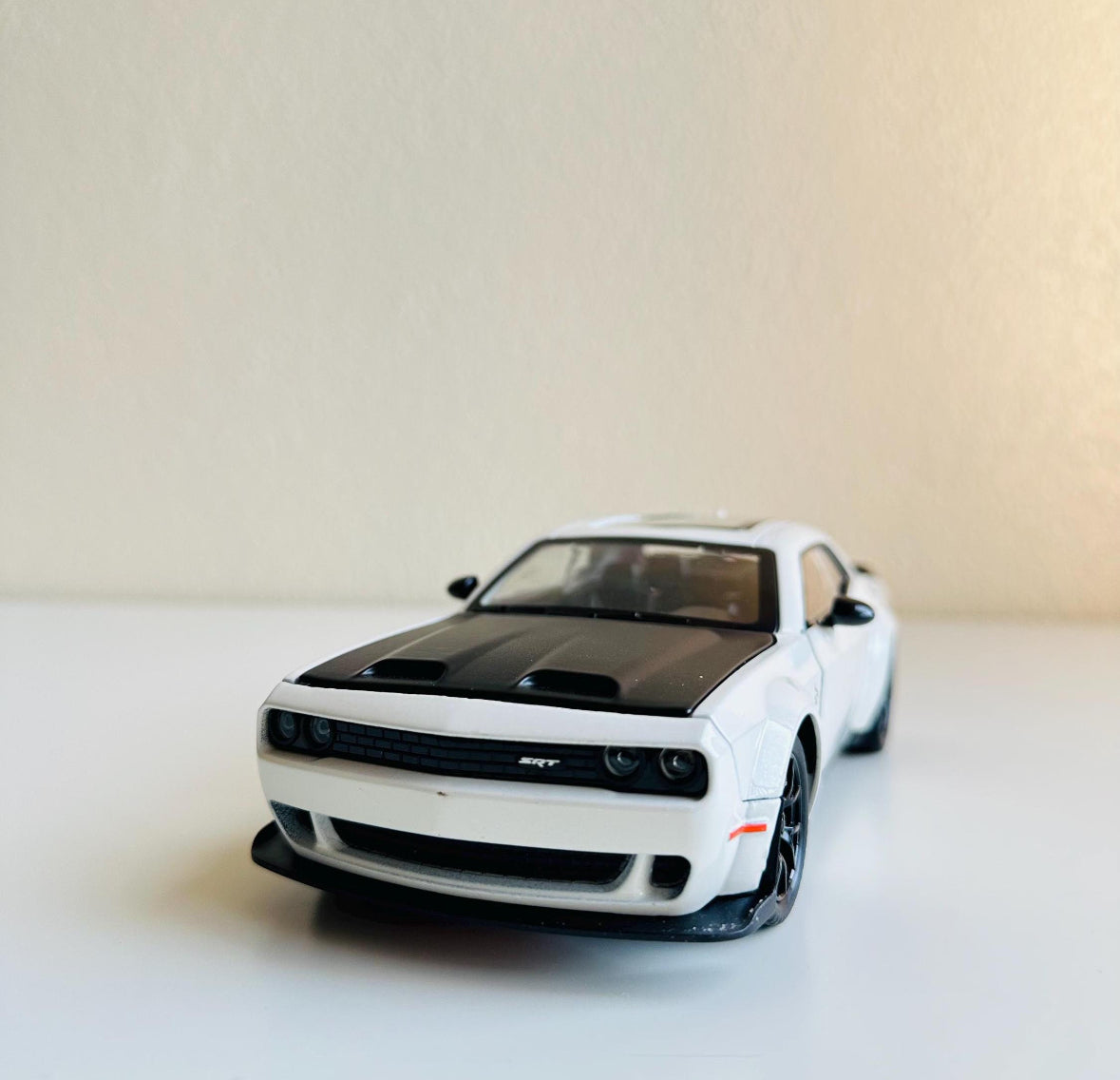 Dodge Challenger (Style 2) 1:24 Alloy Model Car